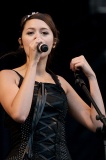 Emilie_Simon03 * 366 x 550 * (73KB)