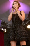 Emilie_Simon08 * 366 x 550 * (86KB)