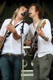 Mystery_Jets16 * 366 x 550 * (105KB)