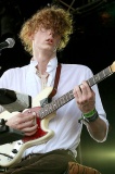 Mystery_Jets28 * 366 x 550 * (94KB)
