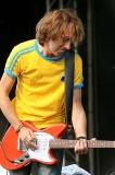 Yann_Tiersen05 * 366 x 550 * (100KB)